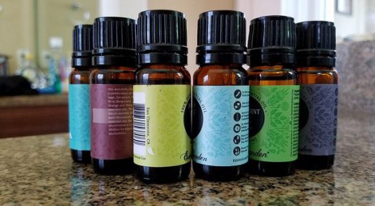 How to Diffuse Essential Oils + Which Oils Can Benefit Your Home & Other Spaces