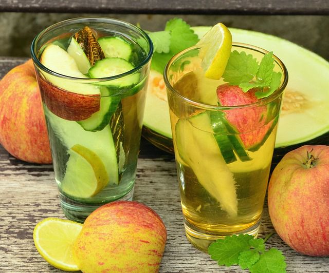 Homemade Detox Water Recipes-Apple Cinnamon